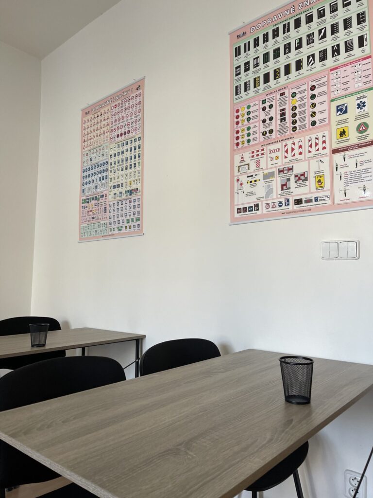 ucebna autoskoly muro plagaty