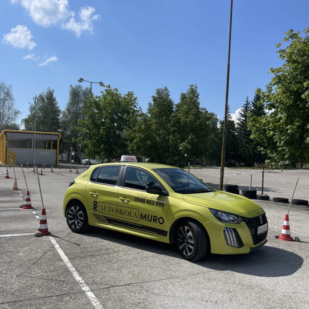 auto na cvicisku 1