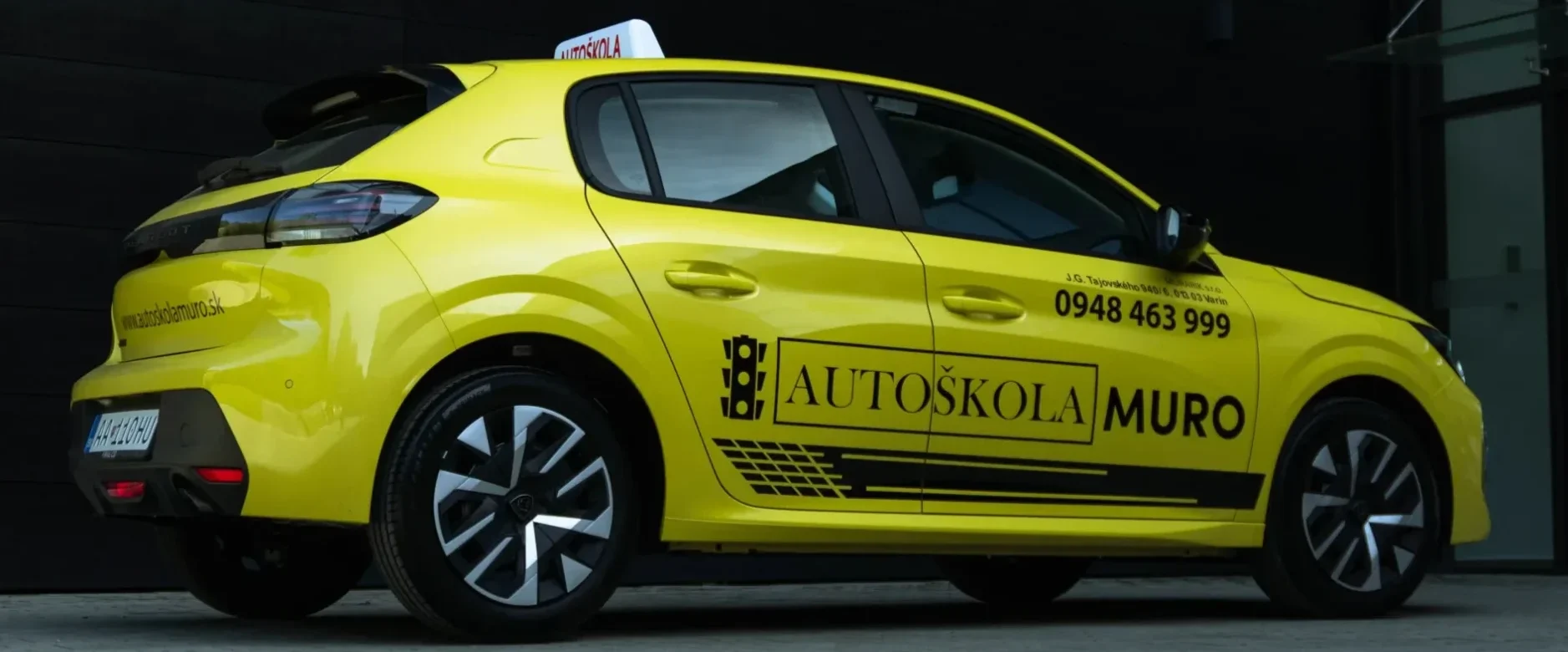 galeria autoskola muro auto peugeot
